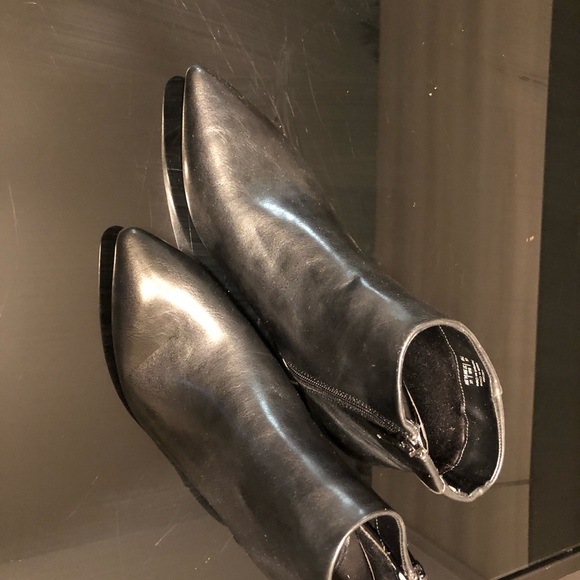 Boots - Picture 2 of 3